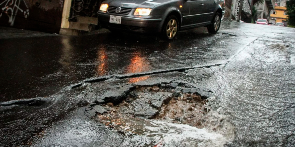  Baches CDMX, desafío para autos eléctricos, seguro de auto, autos eléctricos 2023