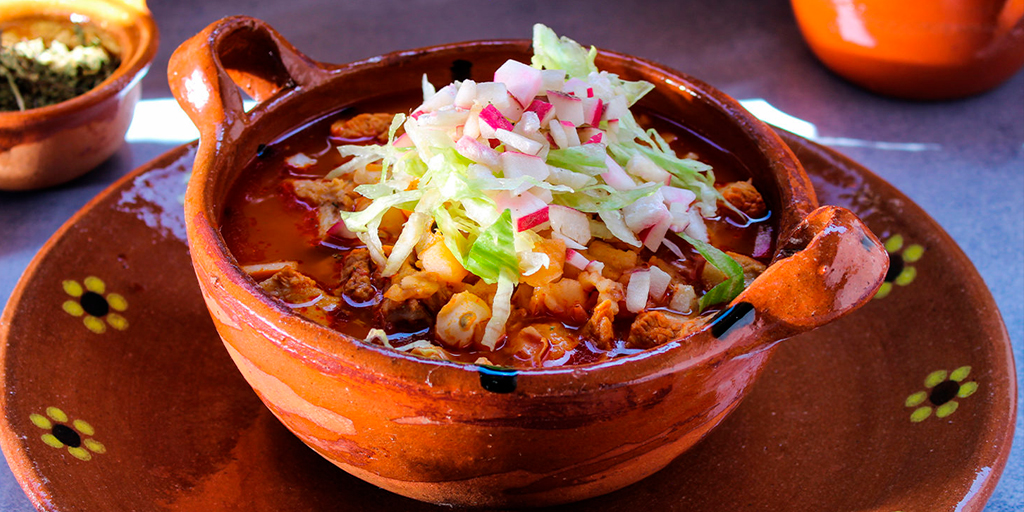 Receta para la Noche Mexicana Pozole y Flautas mexicanas