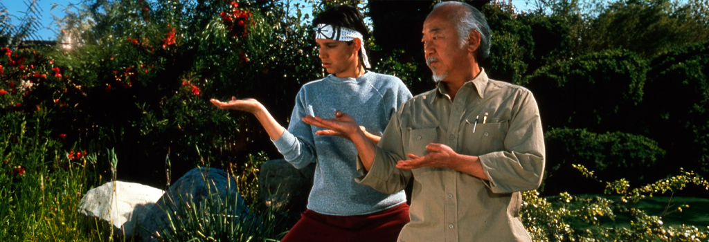 Avión de Papel, Entretenimiento, maestros en el cine, cashback, bonificación, enseñanzas de cine, Día del Maestro, Karate Kid, maestro Miyagi, Miyagi